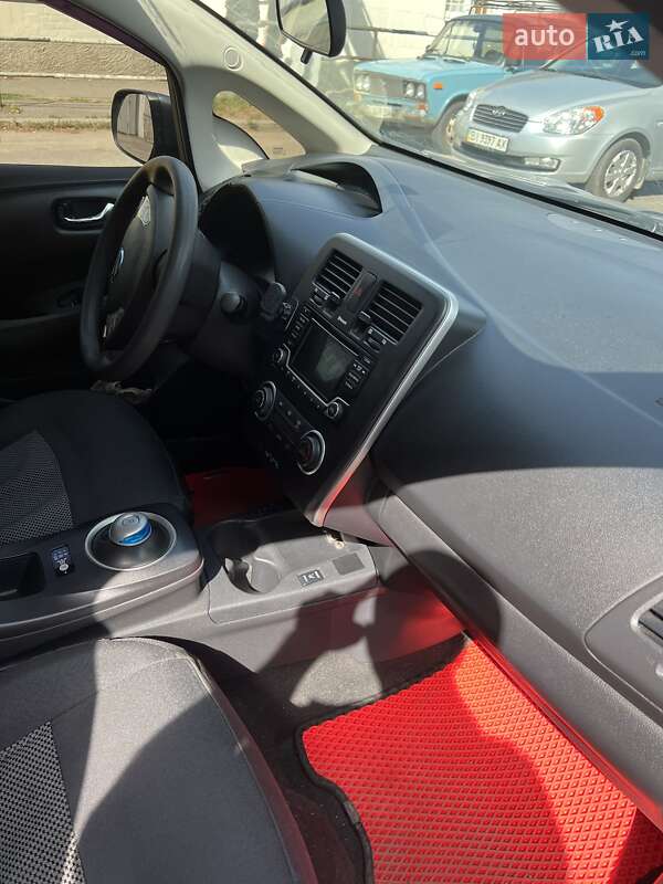 Хэтчбек Nissan Leaf 2016 в Полтаве фото 6 Хэтчбек Nissan Leaf 2016 в Полтаве