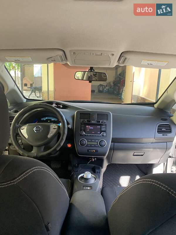 Nissan Leaf, photos from the listing
