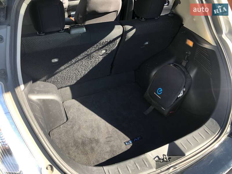 Хэтчбек Nissan Leaf 2014 в Львове