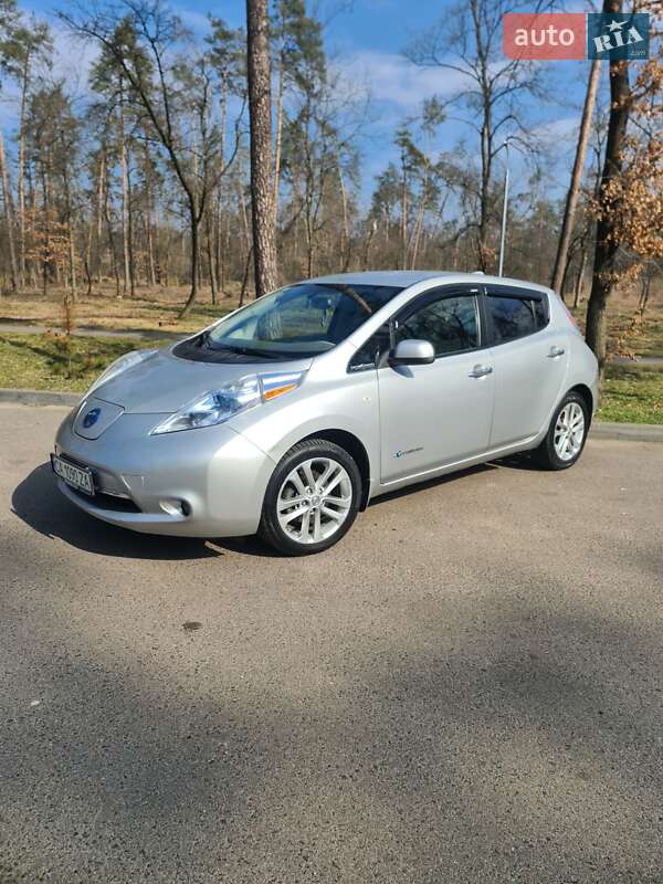Хетчбек Nissan Leaf 2011 в Черкасах