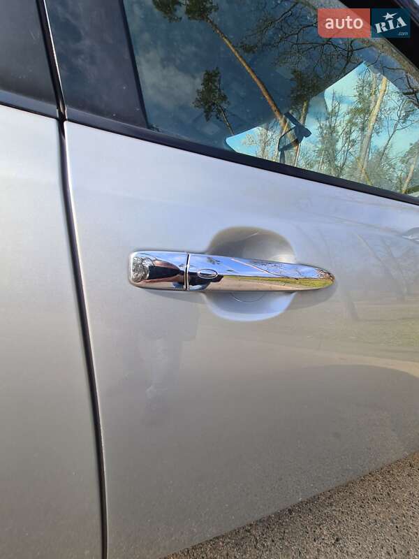 Хетчбек Nissan Leaf 2011 в Черкасах