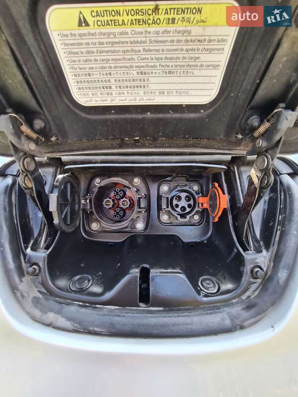 Хетчбек Nissan Leaf 2011 в Черкасах