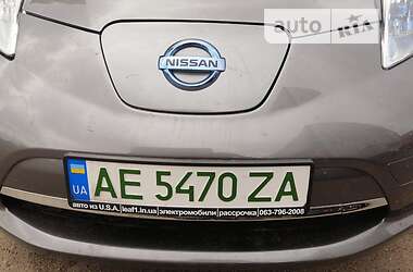 Хетчбек Nissan Leaf 2014 в Дніпрі