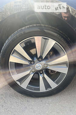 Хэтчбек Nissan Leaf 2014 в 