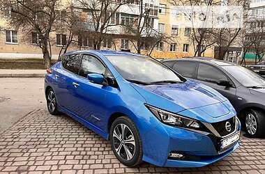 Хэтчбек Nissan Leaf 2020 в 
