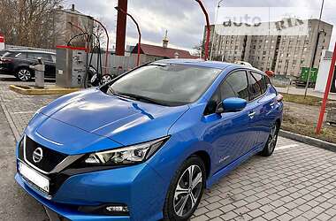 Хэтчбек Nissan Leaf 2020 в 