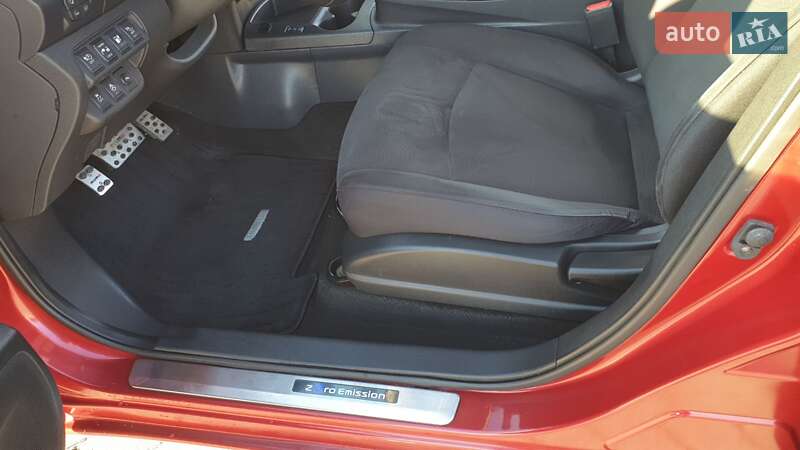 Хэтчбек Nissan Leaf 2013 в Львове фото 10 Хэтчбек Nissan Leaf 2013 в Львове