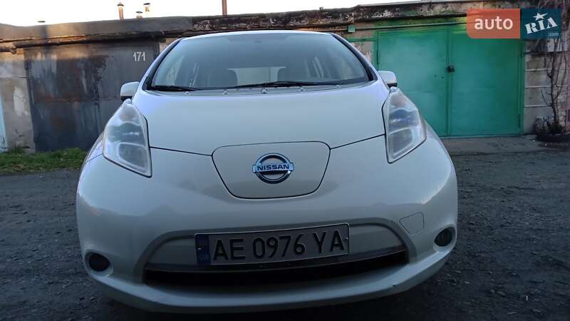 Хетчбек Nissan Leaf 2011 в Нікополі фото 2 Хетчбек Nissan Leaf 2011 в Нікополі