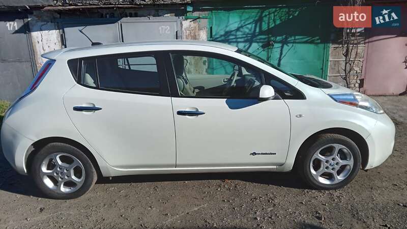Хетчбек Nissan Leaf 2011 в Нікополі фото 6 Хетчбек Nissan Leaf 2011 в Нікополі