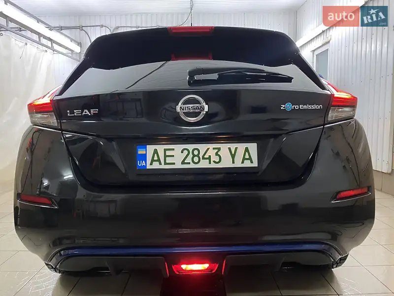 Хэтчбек Nissan Leaf 2021 в 