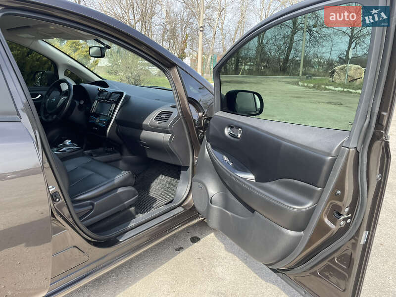 Хетчбек Nissan Leaf 2015 в Харкові