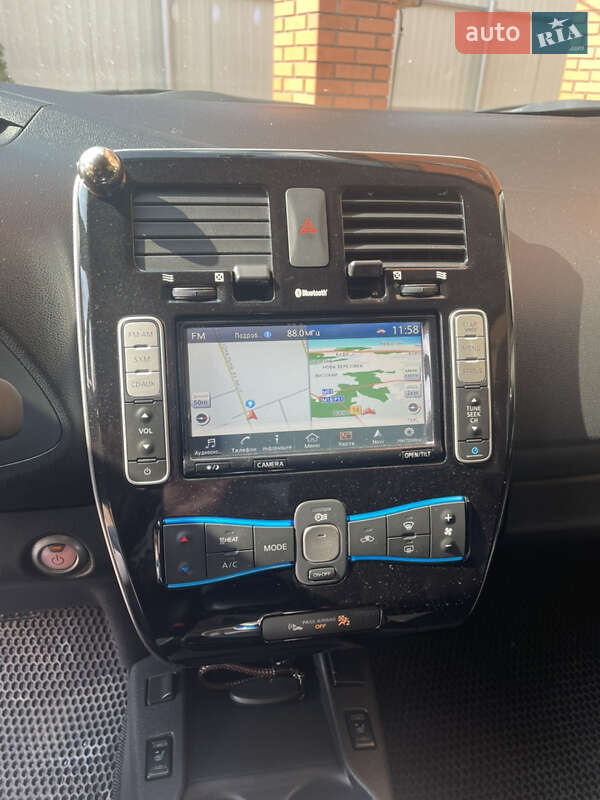 Хетчбек Nissan Leaf 2015 в Харкові