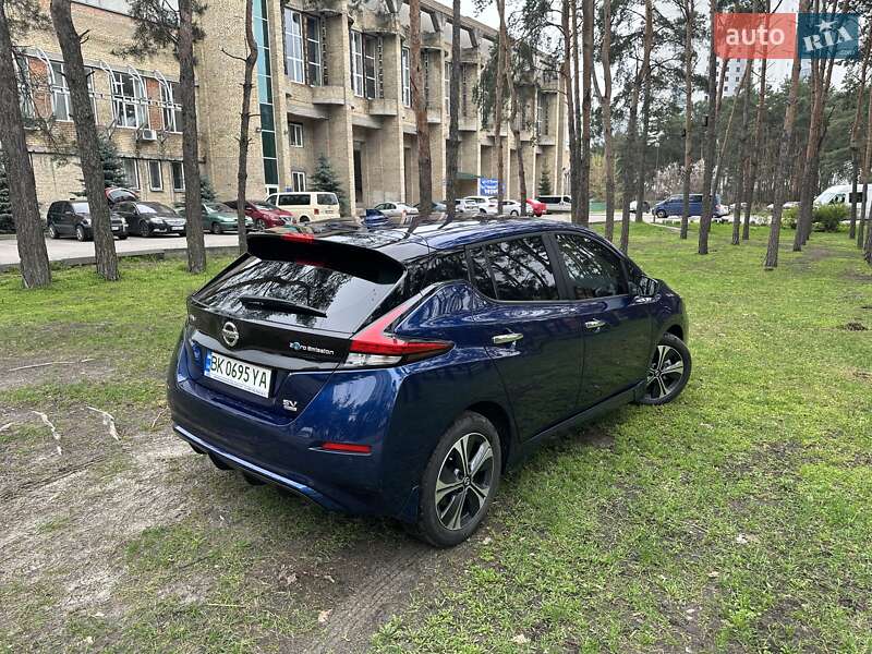 Хетчбек Nissan Leaf 2020 в Києві