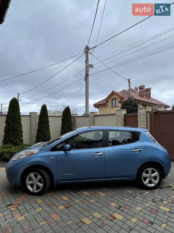 Хэтчбек Nissan Leaf 2013 в Одессе