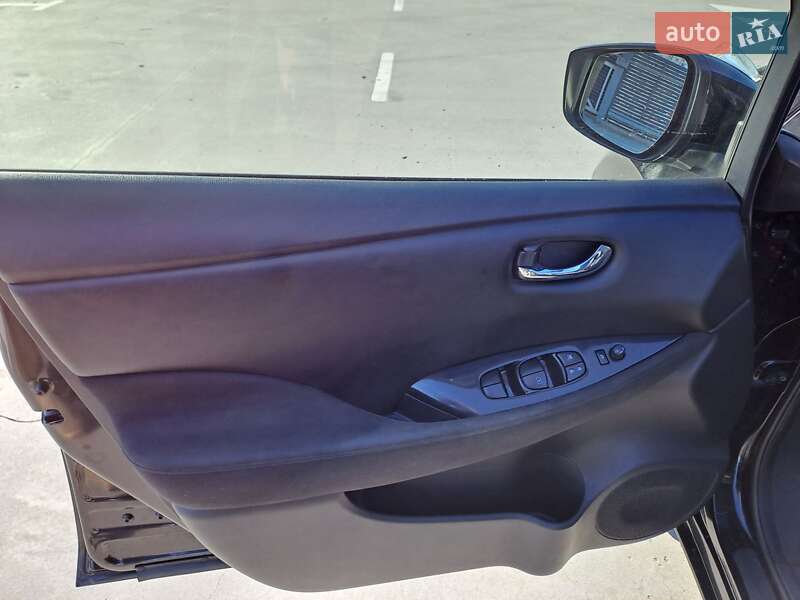 Хетчбек Nissan Leaf 2016 в Києві фото 13 Хетчбек Nissan Leaf 2016 в Києві
