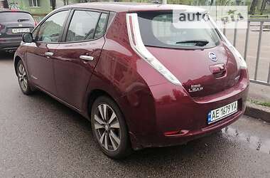 Хетчбек Nissan Leaf 2015 в Дніпрі