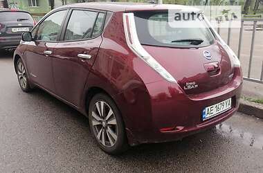 Хэтчбек Nissan Leaf 2015 в Днепре