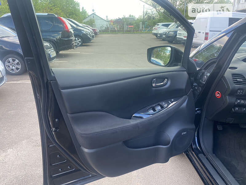 Хэтчбек Nissan Leaf 2016 в Житомире