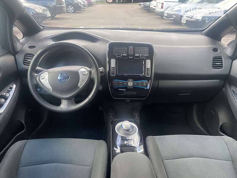 Хэтчбек Nissan Leaf 2016 в Житомире