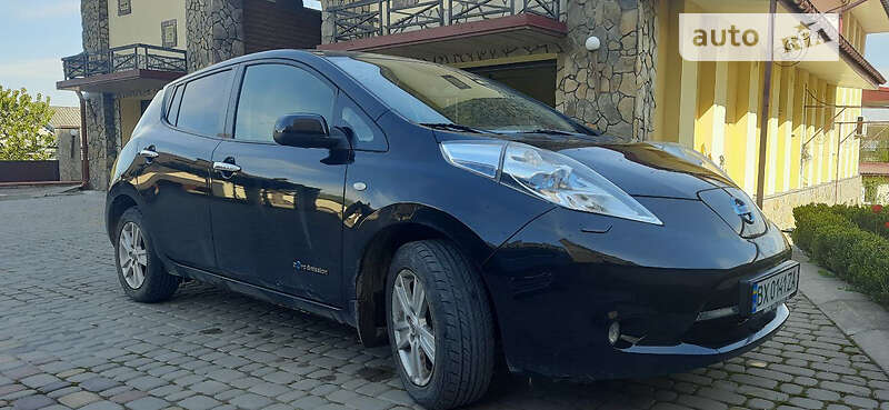 Хэтчбек Nissan Leaf 2012 в Каменец-Подольском