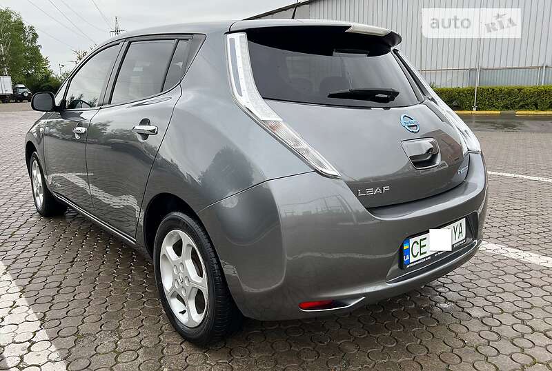 Хэтчбек Nissan Leaf 2017 в Черновцах