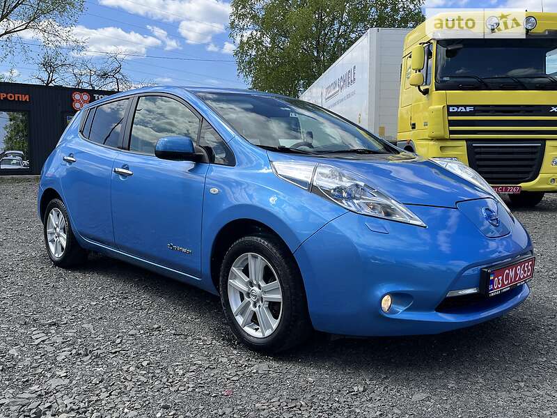 Хэтчбек Nissan Leaf 2011 в Ковеле