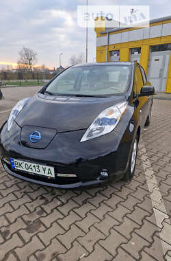 Хэтчбек Nissan Leaf 2012 в Дубно