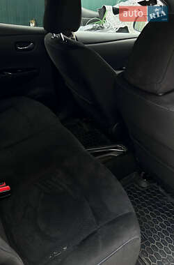 Хетчбек Nissan Leaf 2014 в 