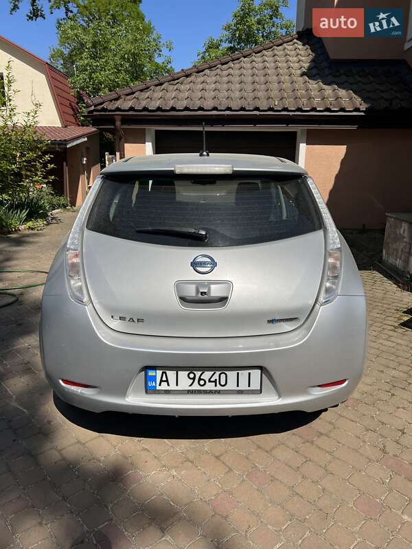 Хетчбек Nissan Leaf 2015 в Ірпені фото 4 Хетчбек Nissan Leaf 2015 в Ірпені
