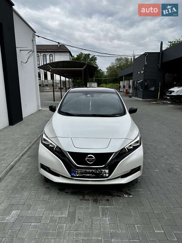 Хэтчбек Nissan Leaf 2019 в Кременчуге