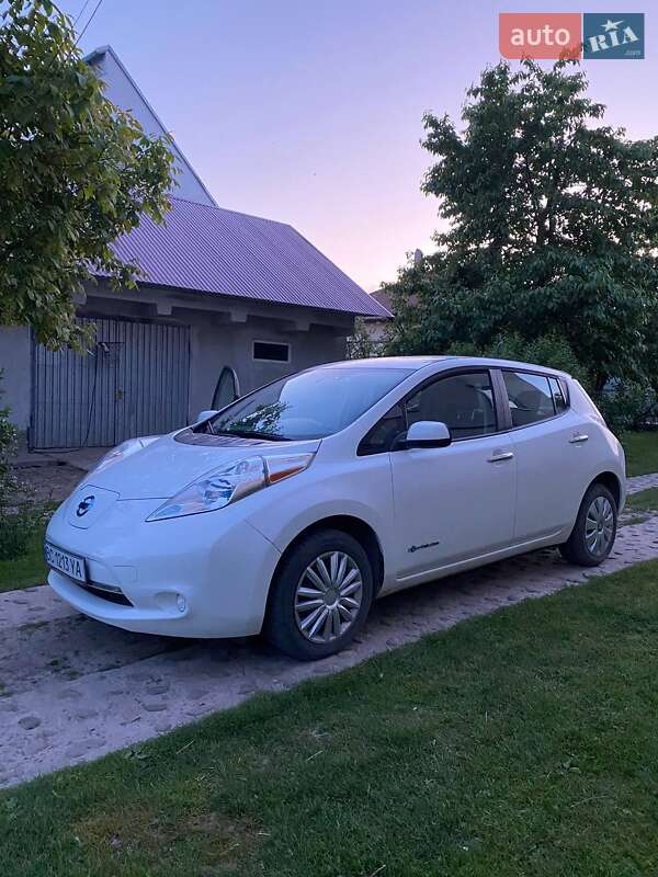 Хетчбек Nissan Leaf 2013 в Львові