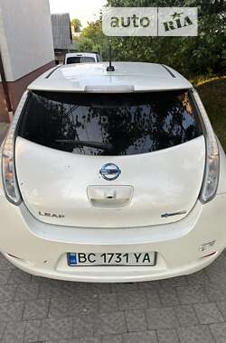 Хэтчбек Nissan Leaf 2015 в Львове