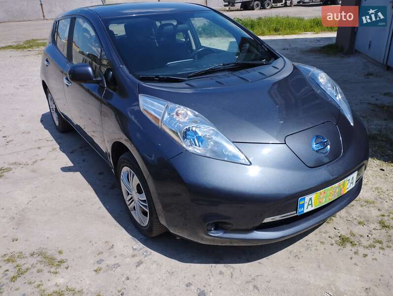 Хэтчбек Nissan Leaf 2013 в Нововолынске