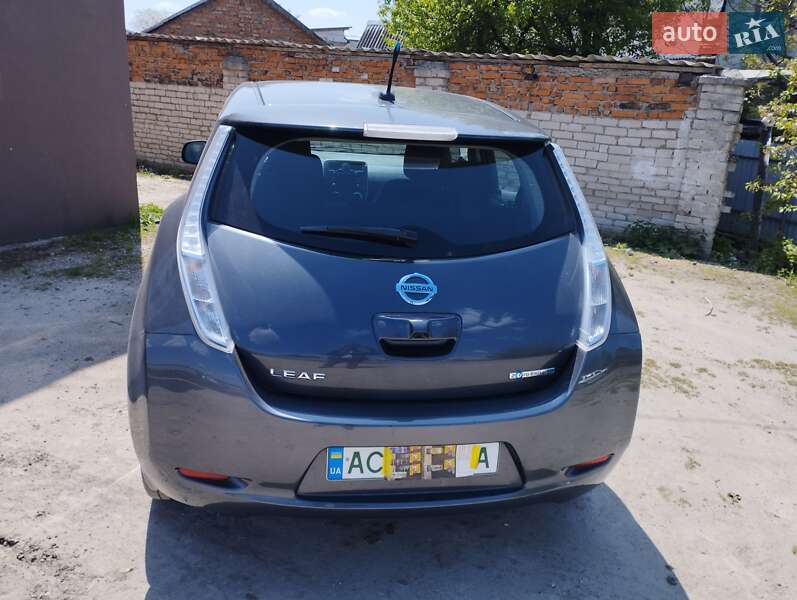 Хэтчбек Nissan Leaf 2013 в Нововолынске