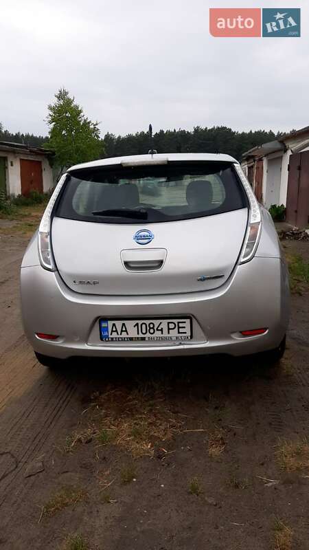 Хэтчбек Nissan Leaf 2013 в Киеве