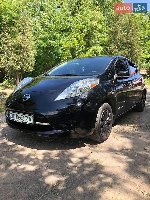 Хэтчбек Nissan Leaf 2014 в Львове