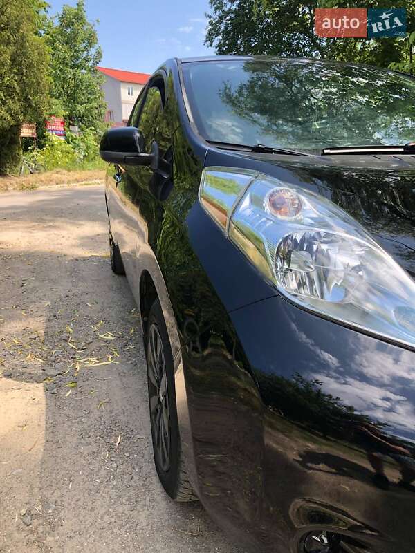 Хэтчбек Nissan Leaf 2014 в Львове