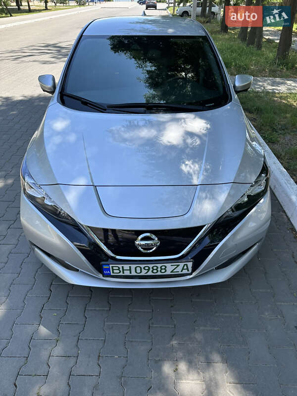 Хетчбек Nissan Leaf 2020 в Ізмаїлі