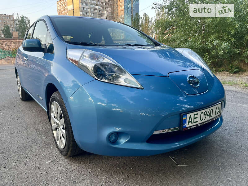 Хэтчбек Nissan Leaf 2014 в Днепре