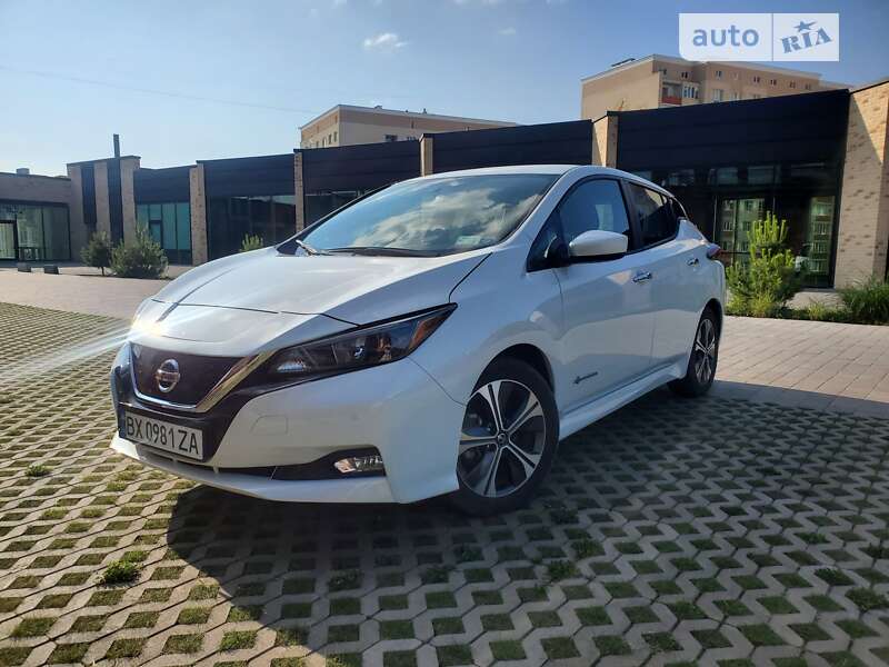 Хэтчбек Nissan Leaf 2019 в Хмельницком