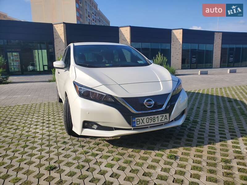 Хэтчбек Nissan Leaf 2019 в Хмельницком