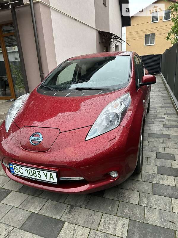 Хэтчбек Nissan Leaf 2016 в Львове