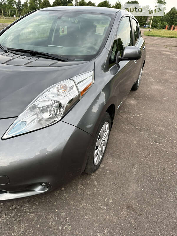 Хэтчбек Nissan Leaf 2017 в Житомире