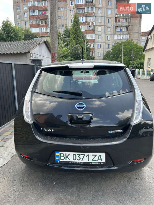 Хэтчбек Nissan Leaf 2015 в Ровно фото 5 Хэтчбек Nissan Leaf 2015 в Ровно