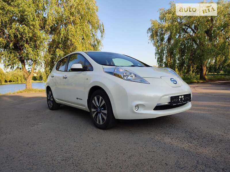 Хетчбек Nissan Leaf 2016 в Рівному