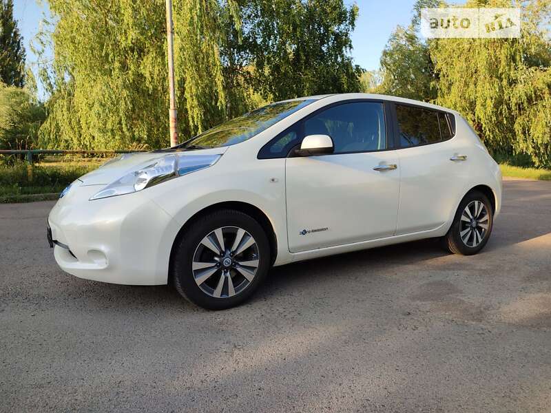 Хетчбек Nissan Leaf 2016 в Рівному