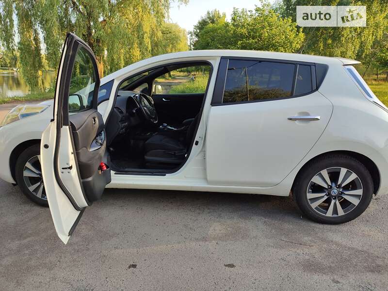 Хетчбек Nissan Leaf 2016 в Рівному