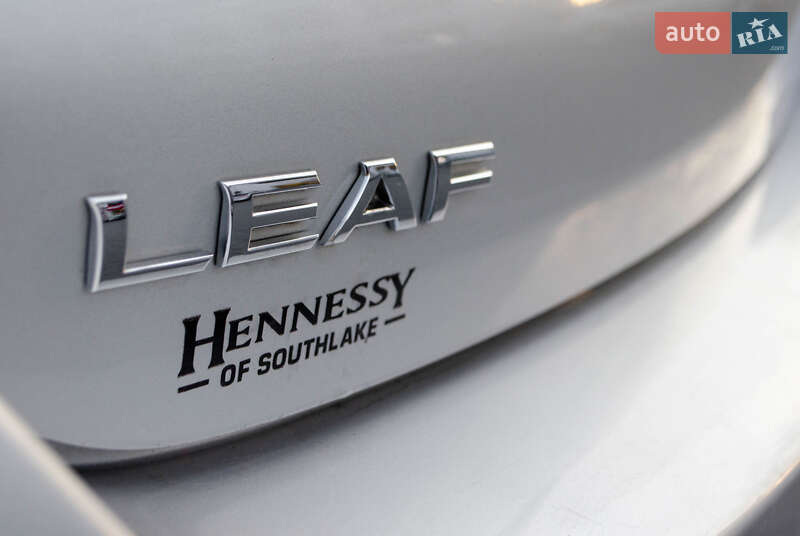 Хетчбек Nissan Leaf 2015 в Хмельницькому