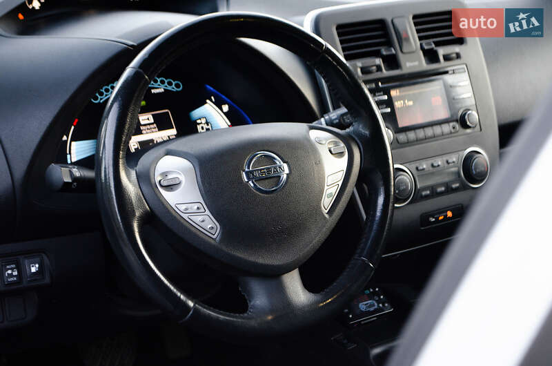 Хетчбек Nissan Leaf 2015 в Хмельницькому
