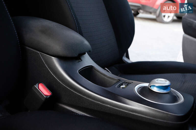 Хетчбек Nissan Leaf 2015 в Хмельницькому